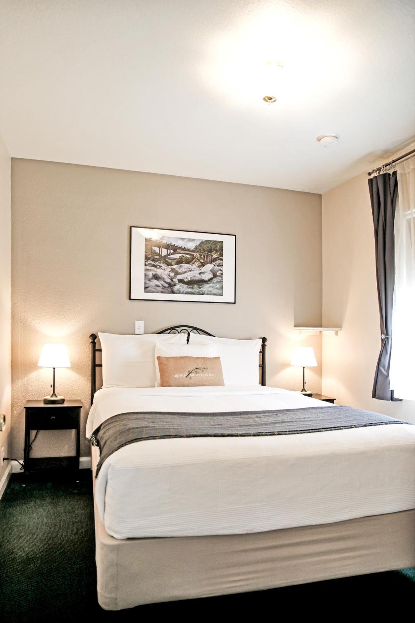 Sierra Mountain Inn แกรสแวลลีย์ ภายนอก รูปภาพ